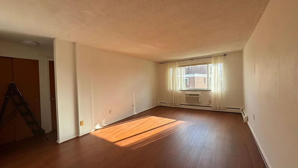 287 Harvard St, Mid-Cambridge