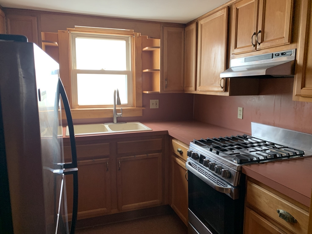 346 Fountain St,, Fall River