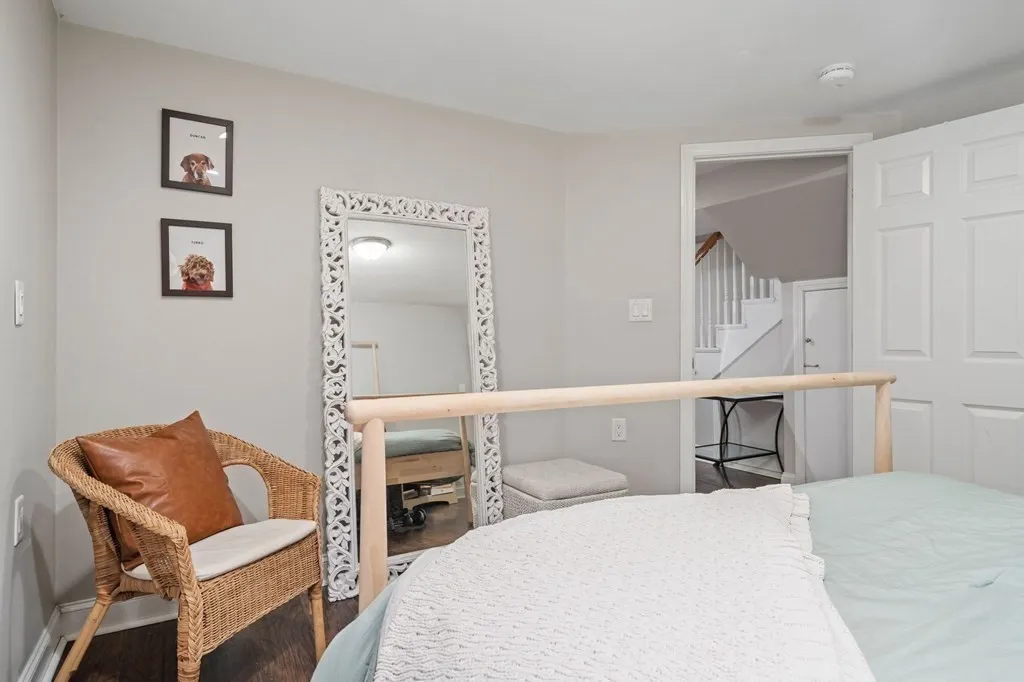 100 Old Harbor St, South Boston