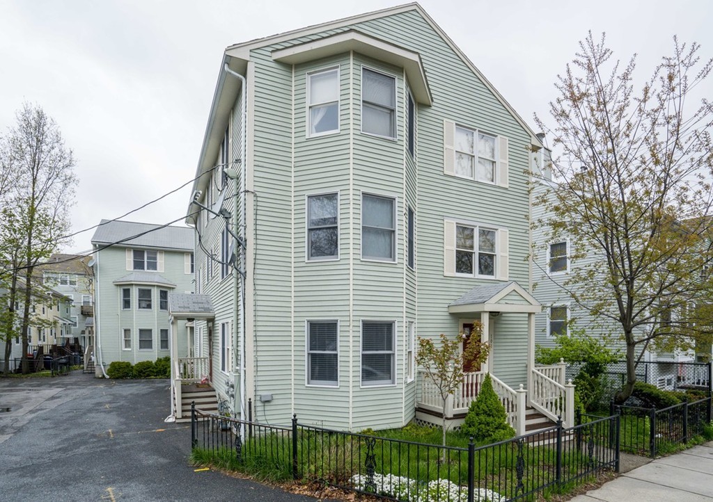 2 bed, 1 bath apartment for rent at 101 Lamartine St Unit 1, Jamaica Plain — photo 18 of 18