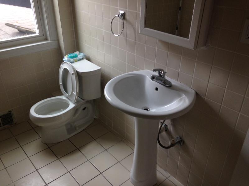 6 bed, 2 bath apartment for rent at 2 Highgate St Unit 1, Allston — photo 4 of 16