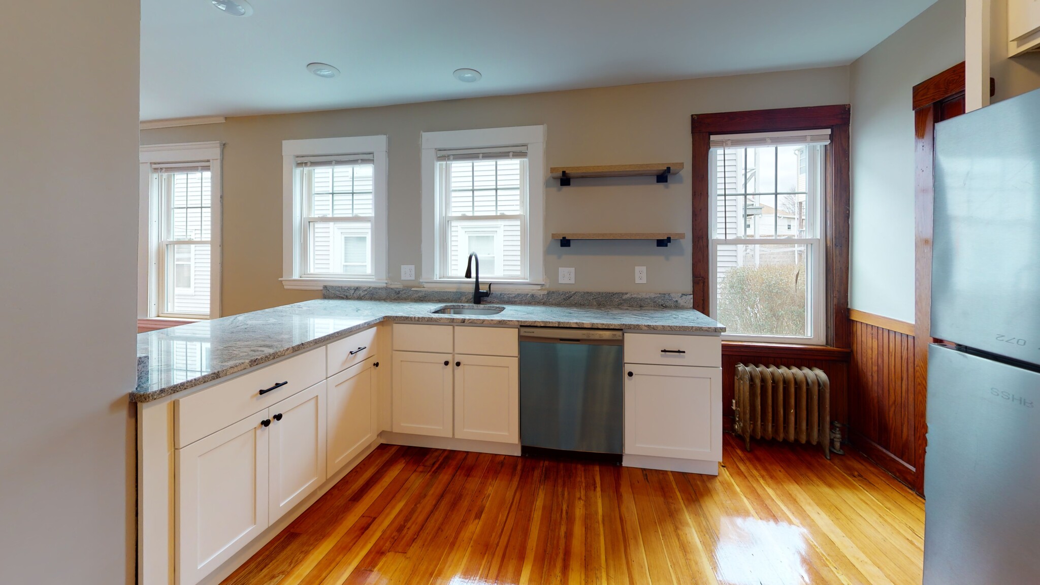 65 Sterling St, West Somerville