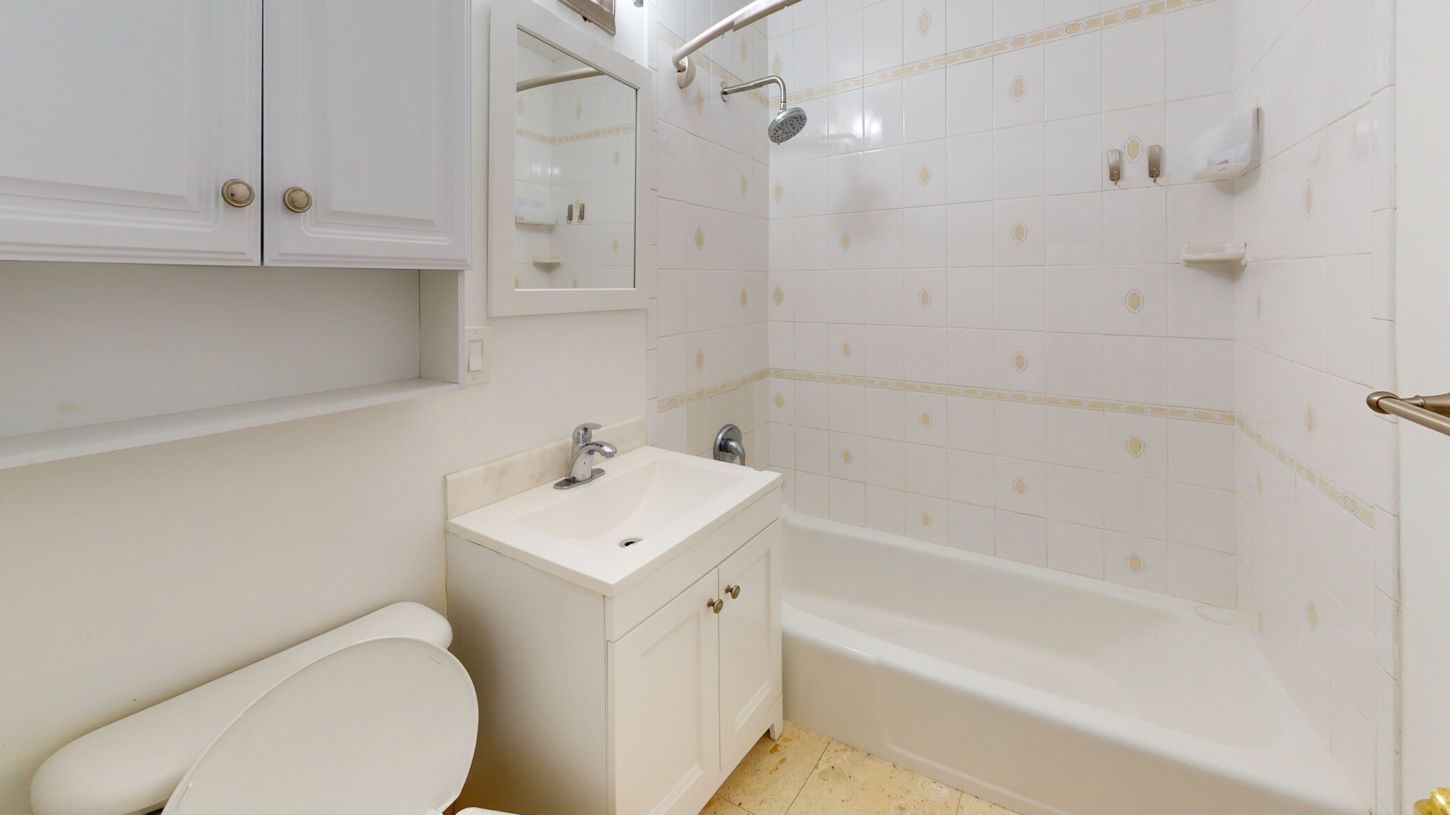 2 bed, 1 bath apartment for rent at 18 Glencoe St Unit 11, Brighton — photo 4 of 9