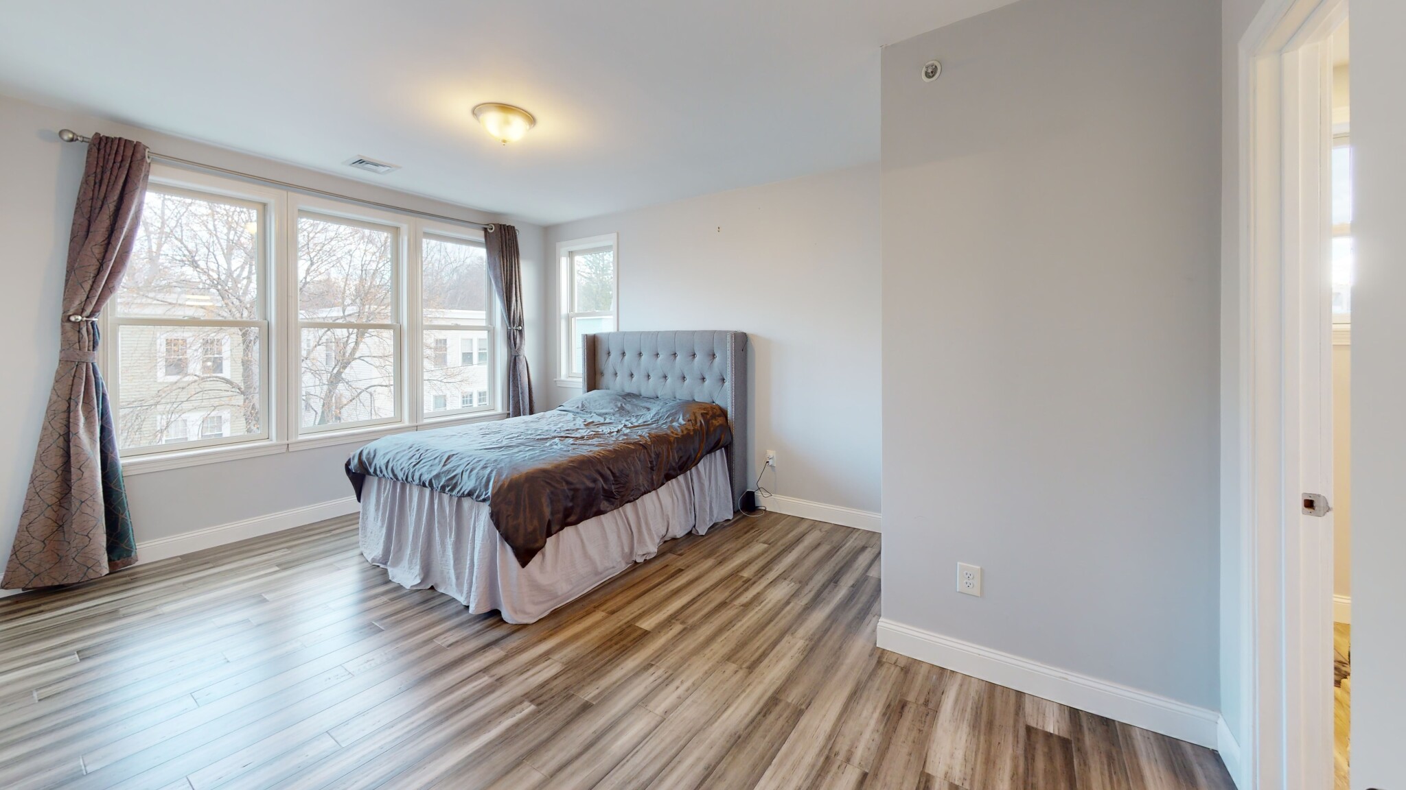3 bed, 3 bath apartment for rent at 70-72 Beechcroft St Unit 2, Brighton — photo 3 of 11