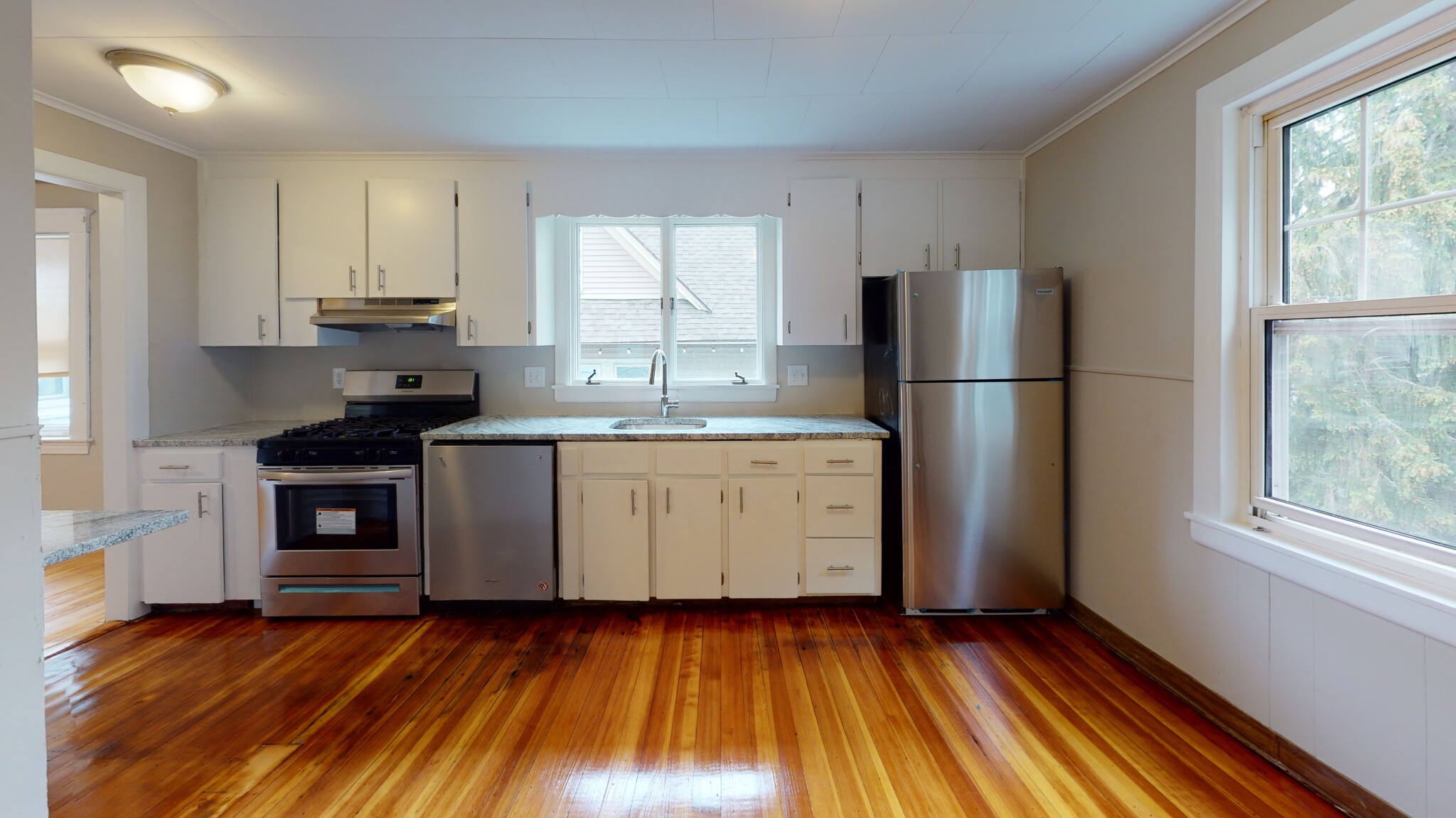 4 bed, 1 bath apartment for rent at 20-22 Upcrest Rd Unit 2, Oak Square — photo 6 of 8