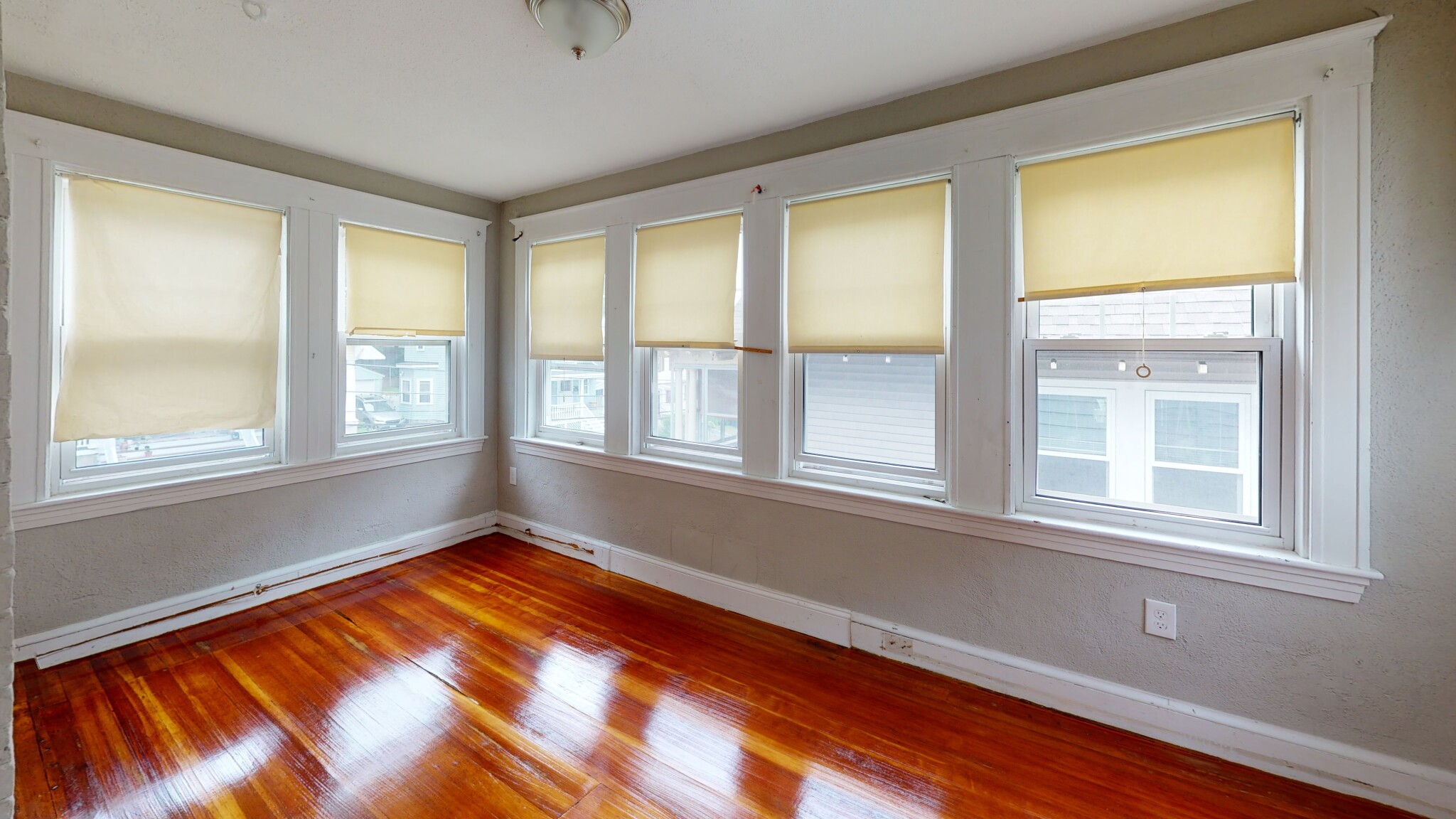 4 bed, 1 bath apartment for rent at 20-22 Upcrest Rd Unit 2, Oak Square — photo 7 of 8