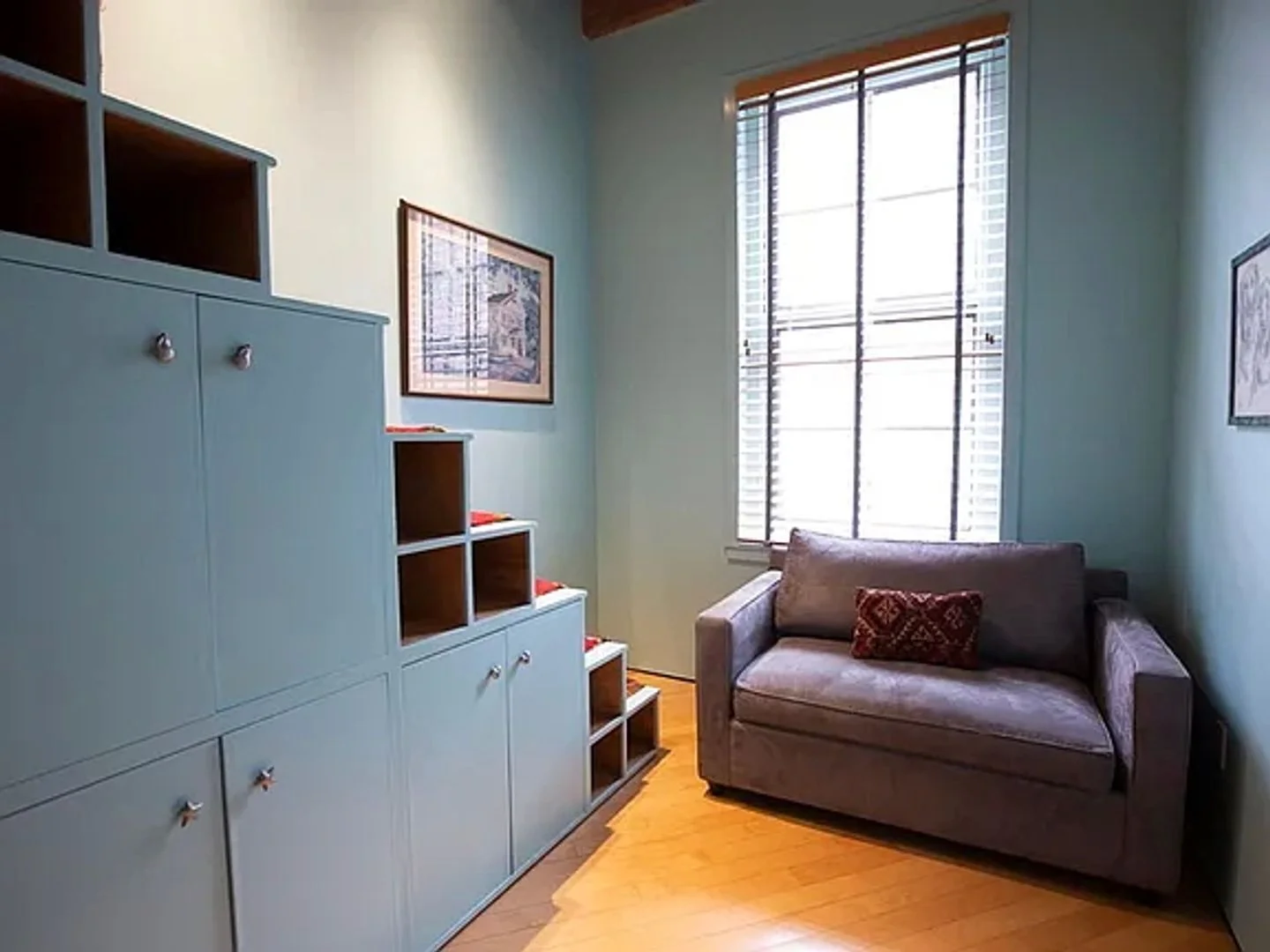 90 South St, Leather District