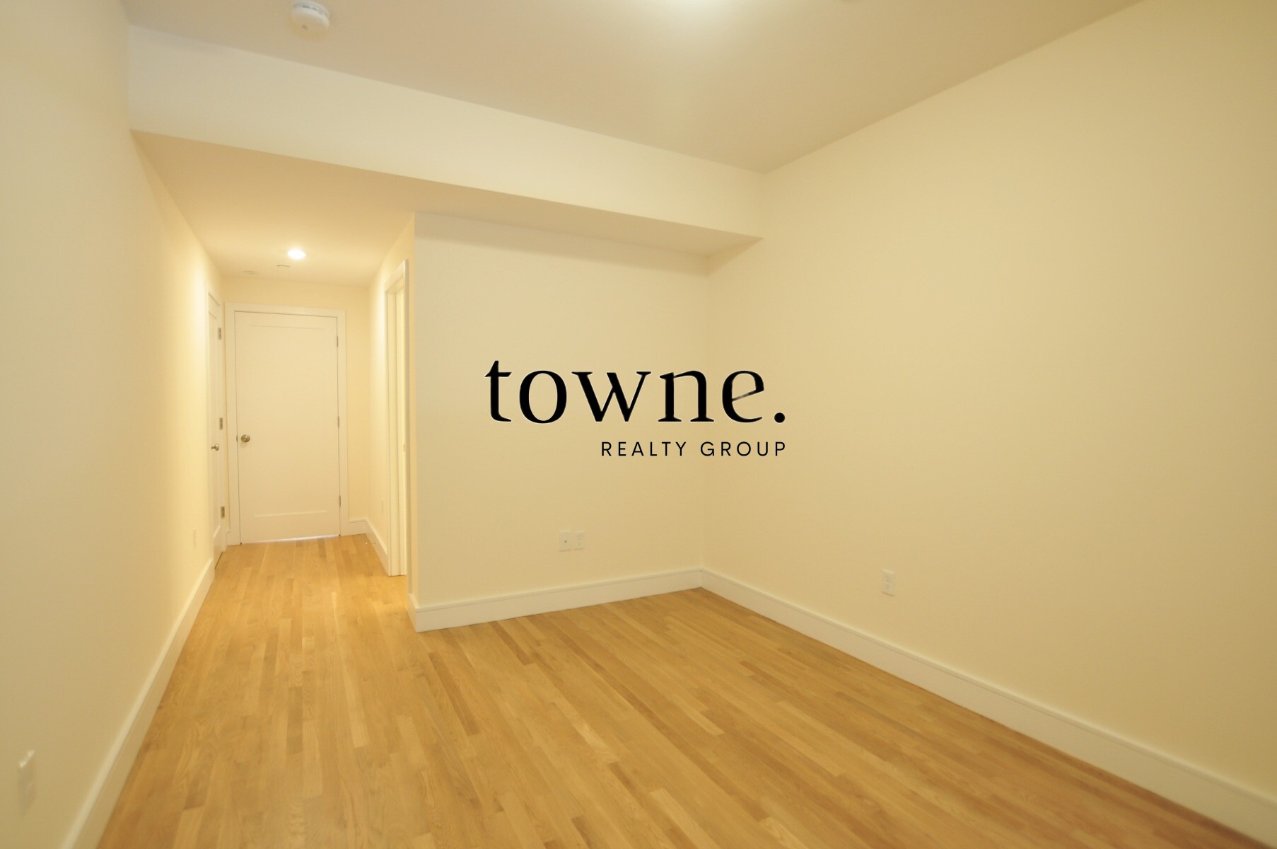 877 Beacon St, Fenway