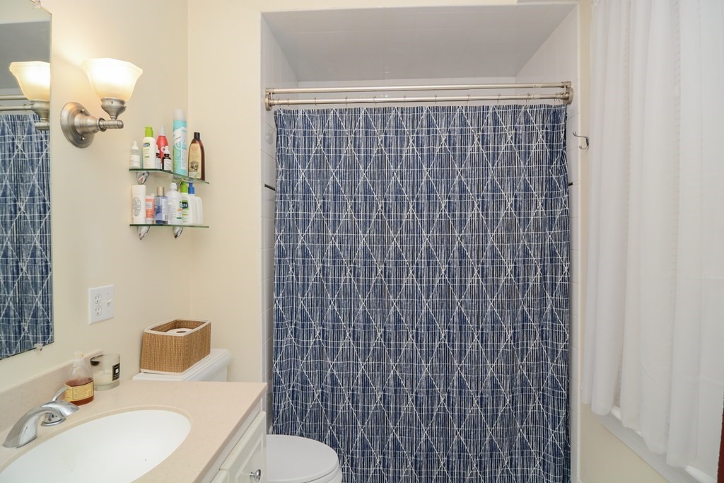 17 Athens St, Riverside