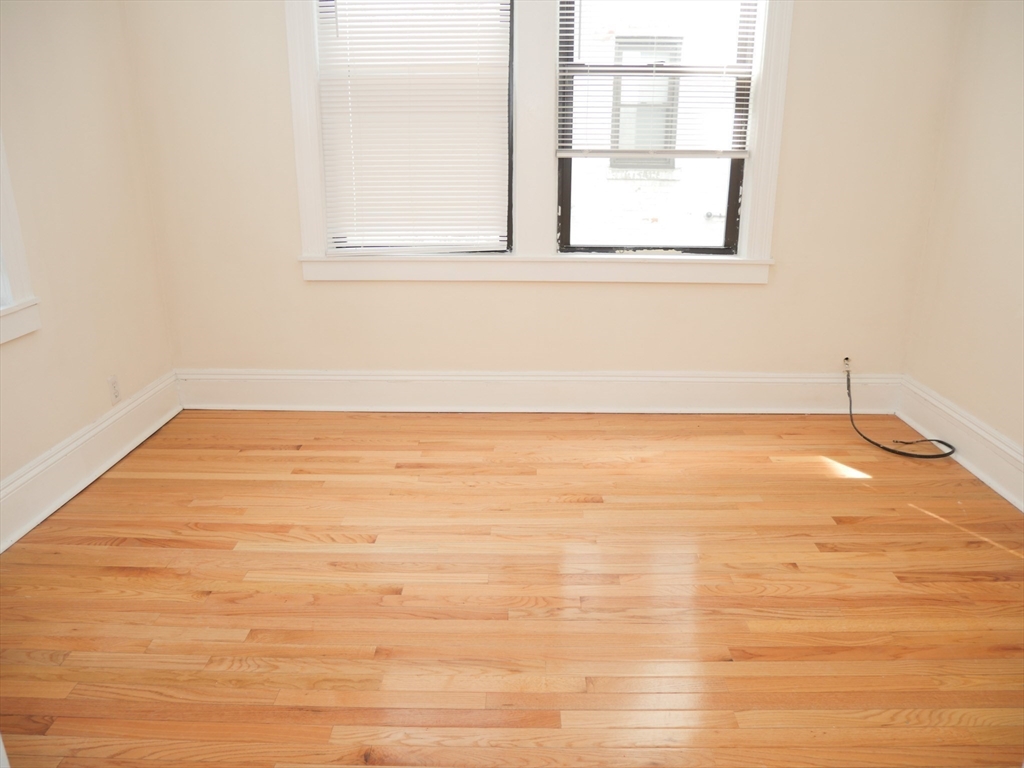 7 Naples Rd, North Brookline