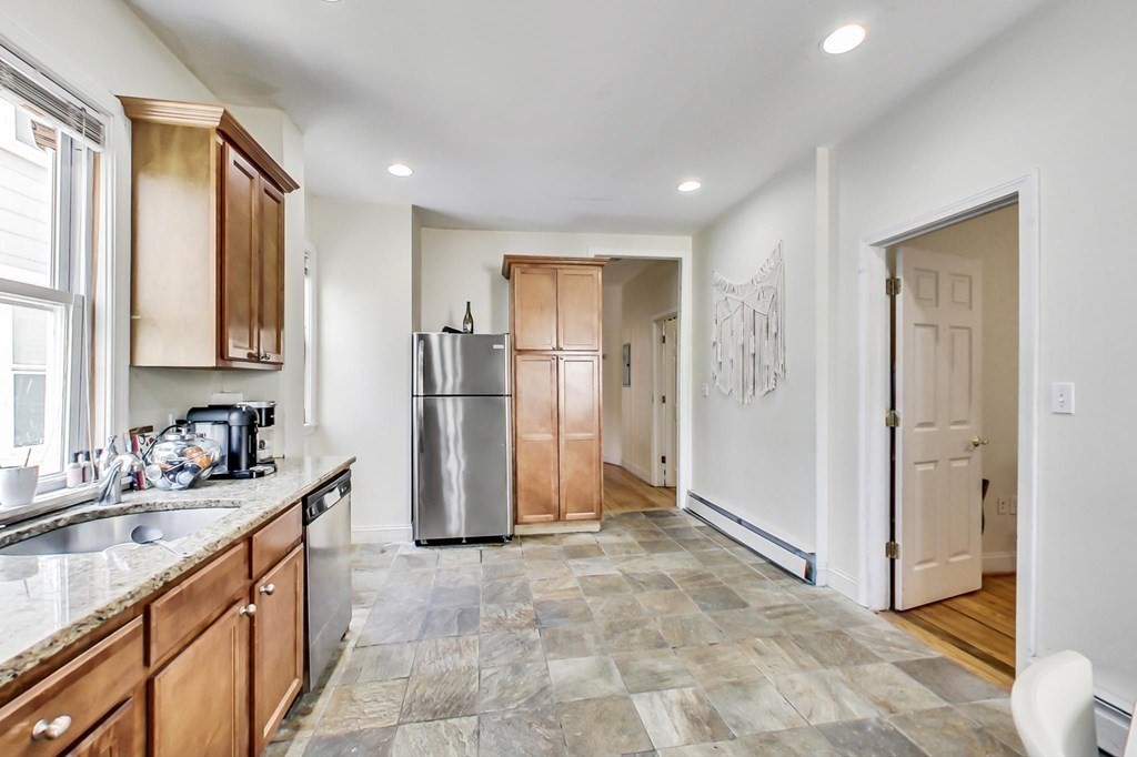 47 Hillside St, Mission Hill