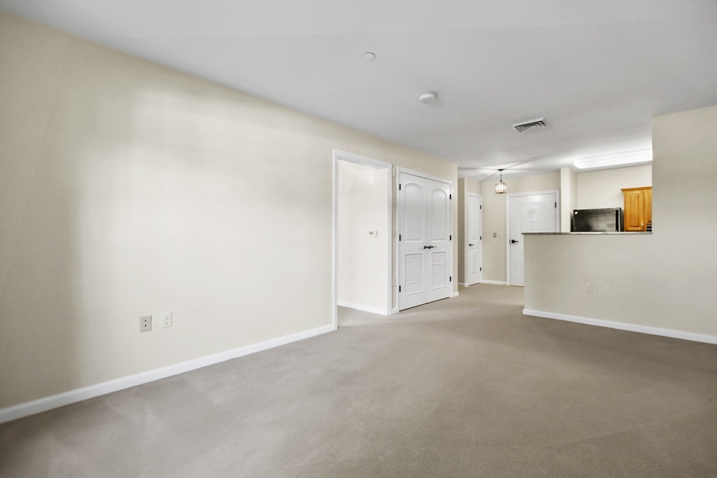 1275 Turnpike St, North Andover