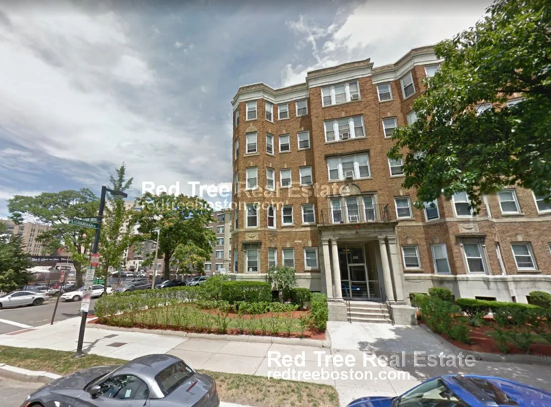 235 Park Dr, Fenway