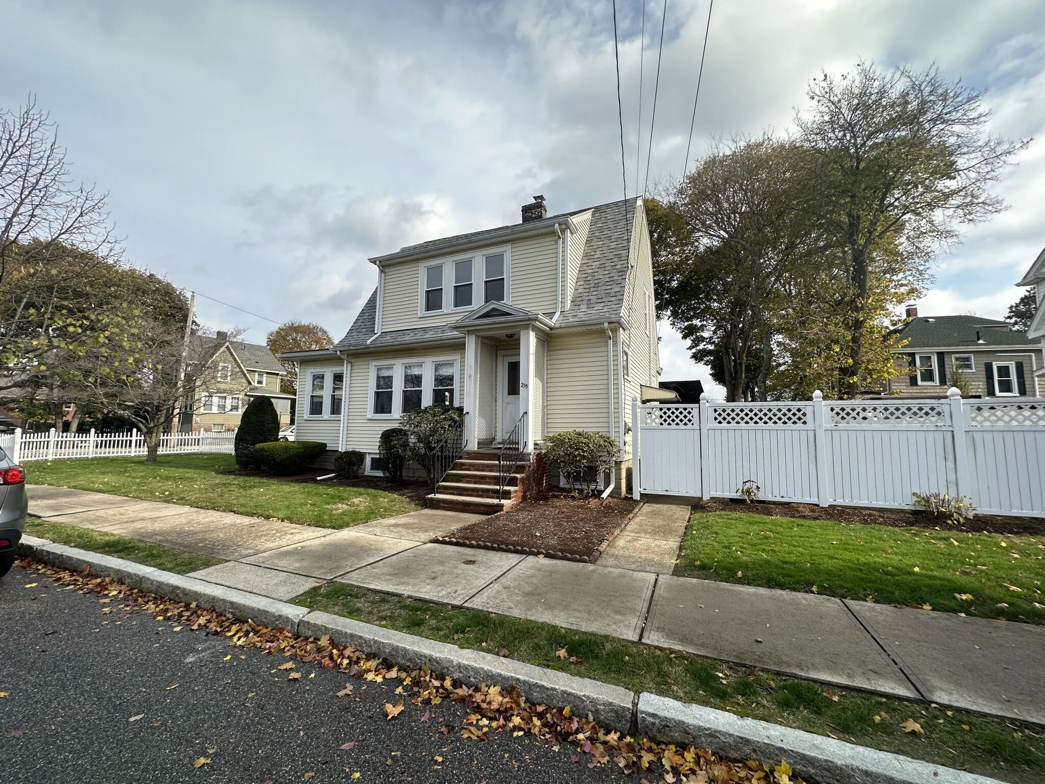 234 Ashcroft Rd, Medford