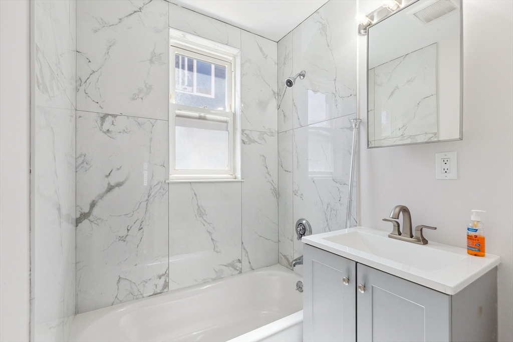 11 Tucker St, Milton