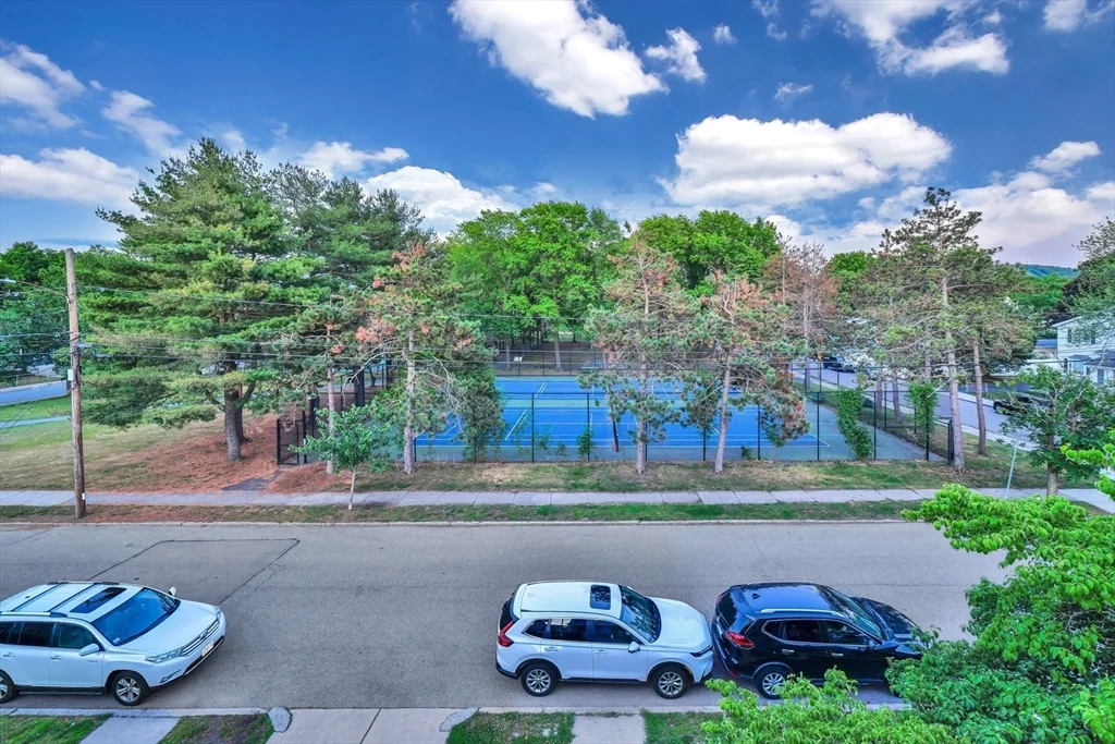 1877 Hyde Park Ave, Hyde Park