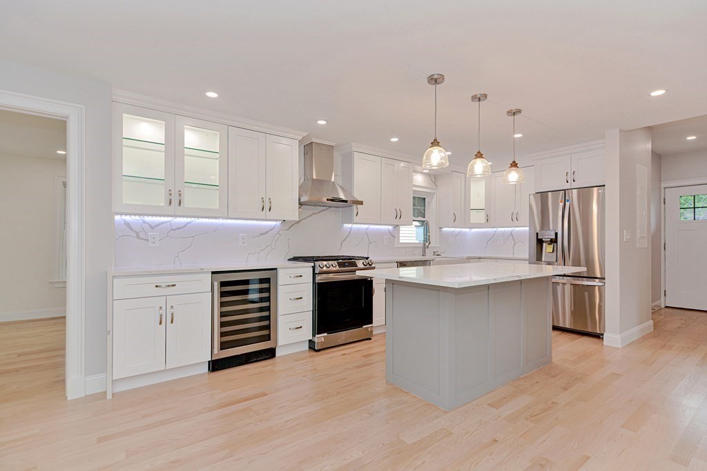 64 Crescent St, Swampscott