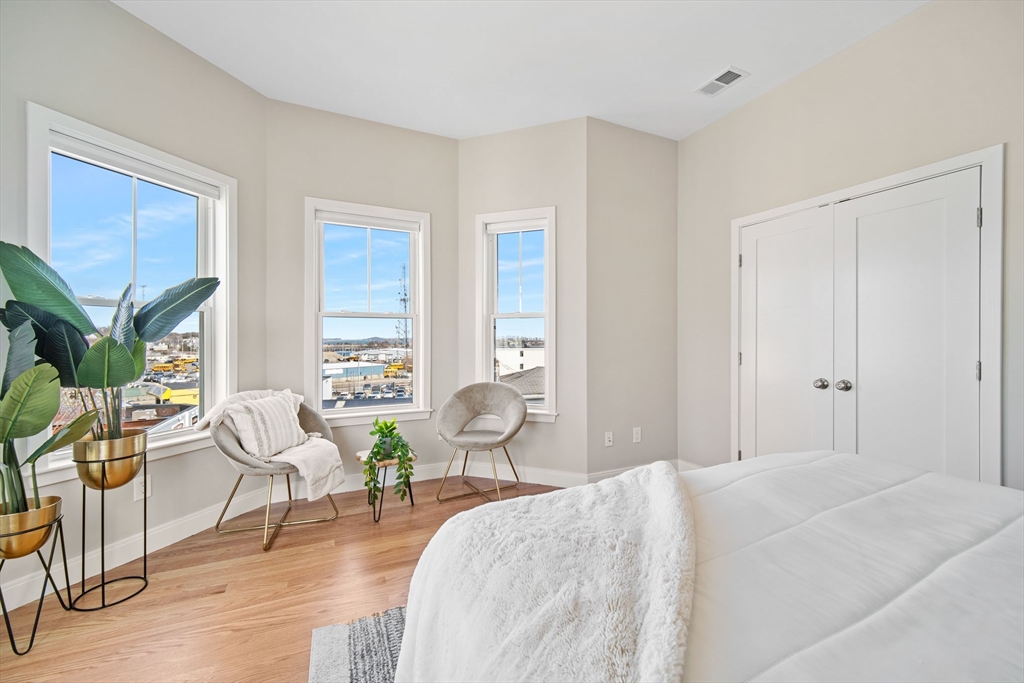 2-4 Hecla, Dorchester