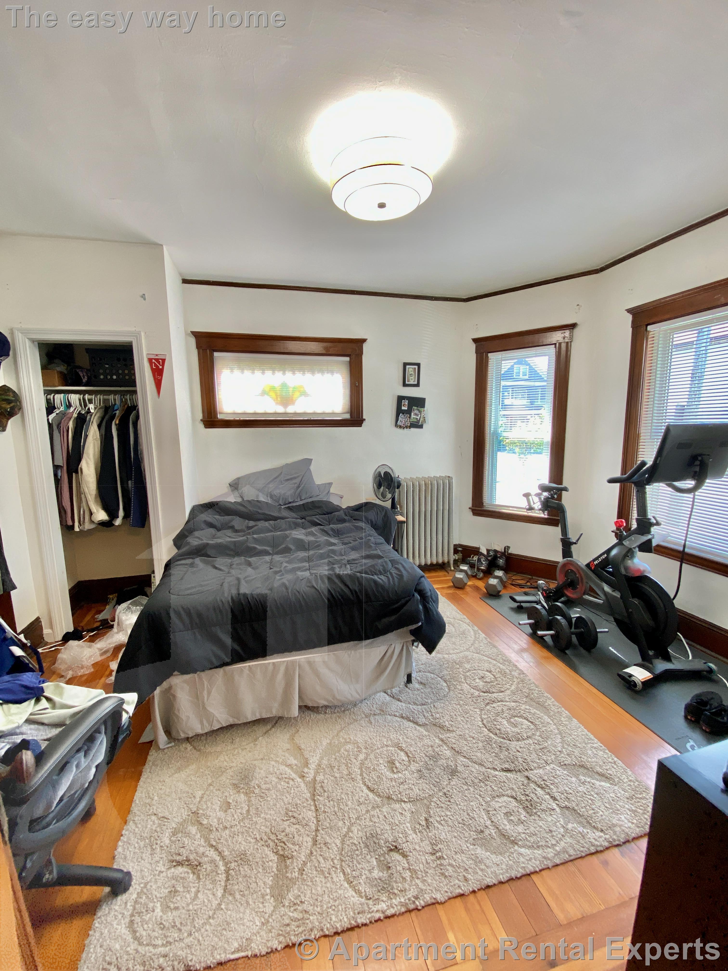 270 Harvard St, Tufts