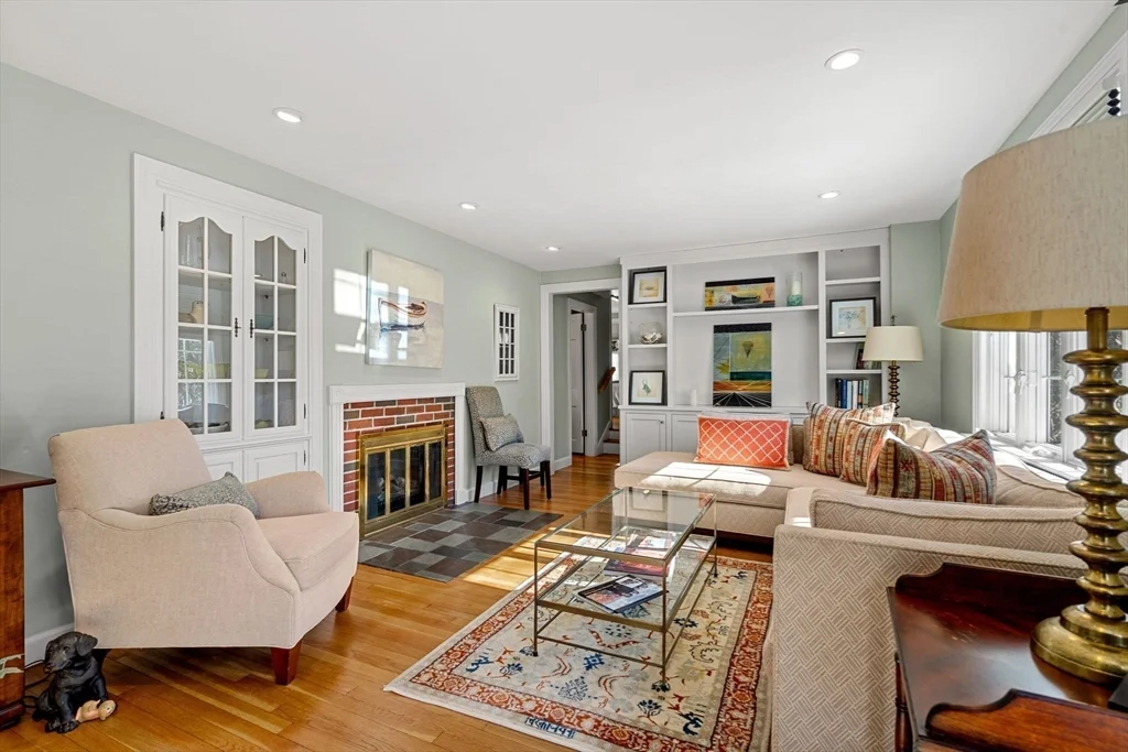 9 Brimblecomb, Marblehead