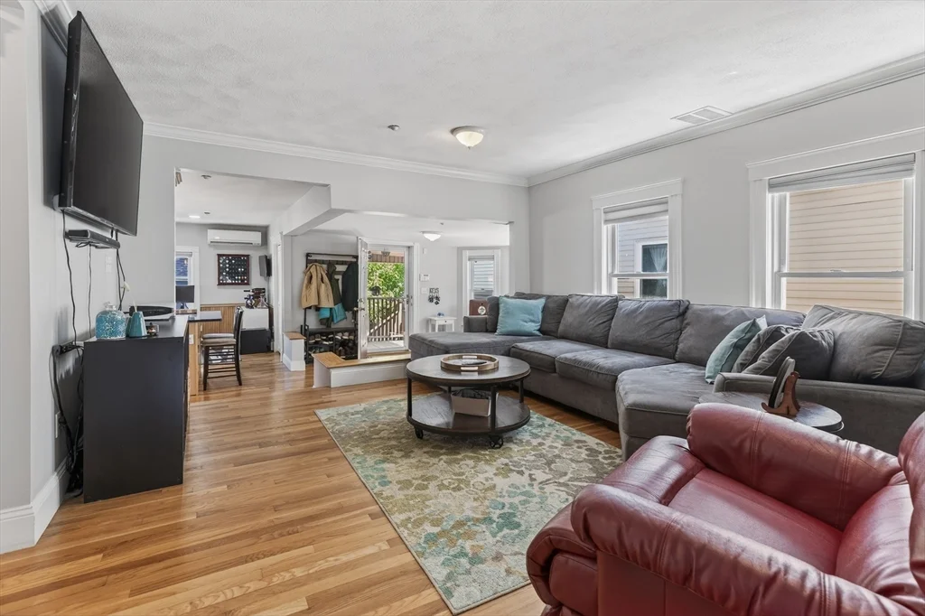 17-B Bonair St, East Somerville