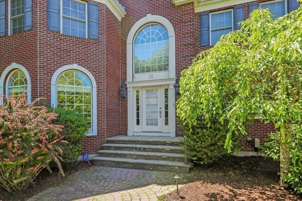 12 Ronald C Meyer Dr, North Attleboro