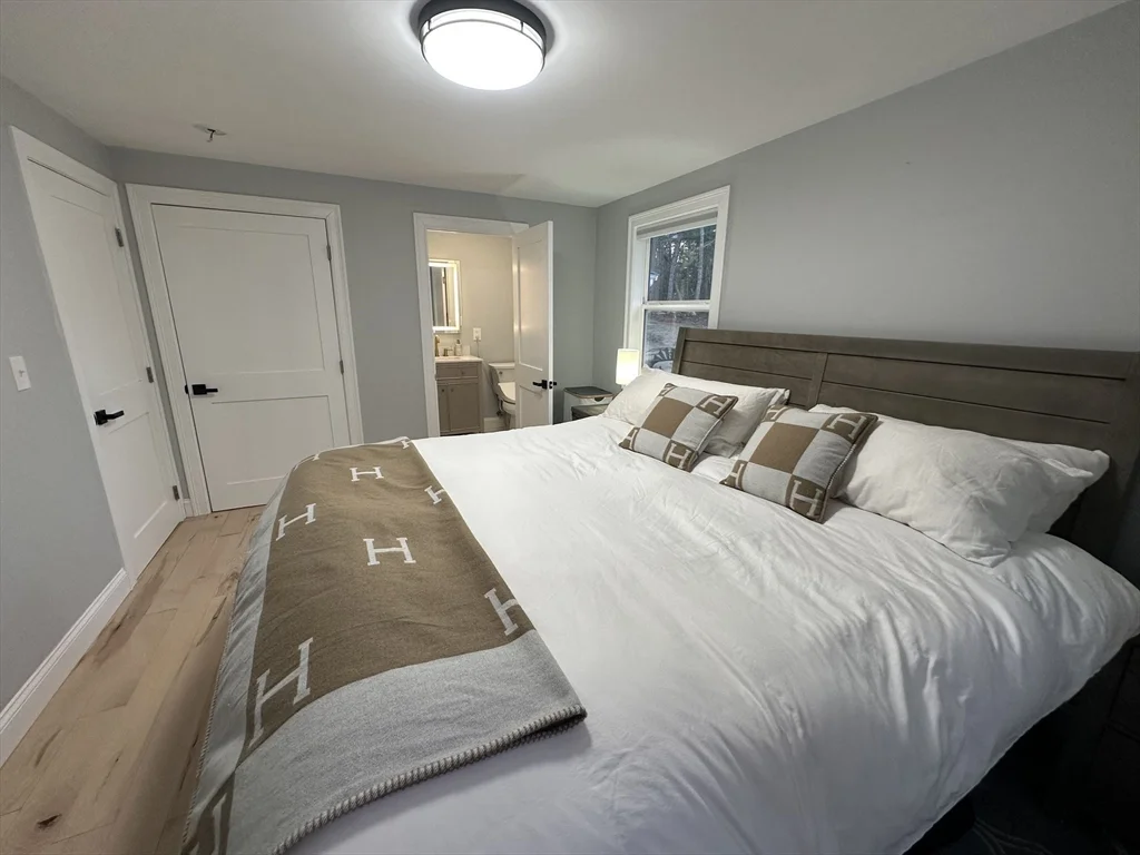 456 Parsonage St, Marshfield