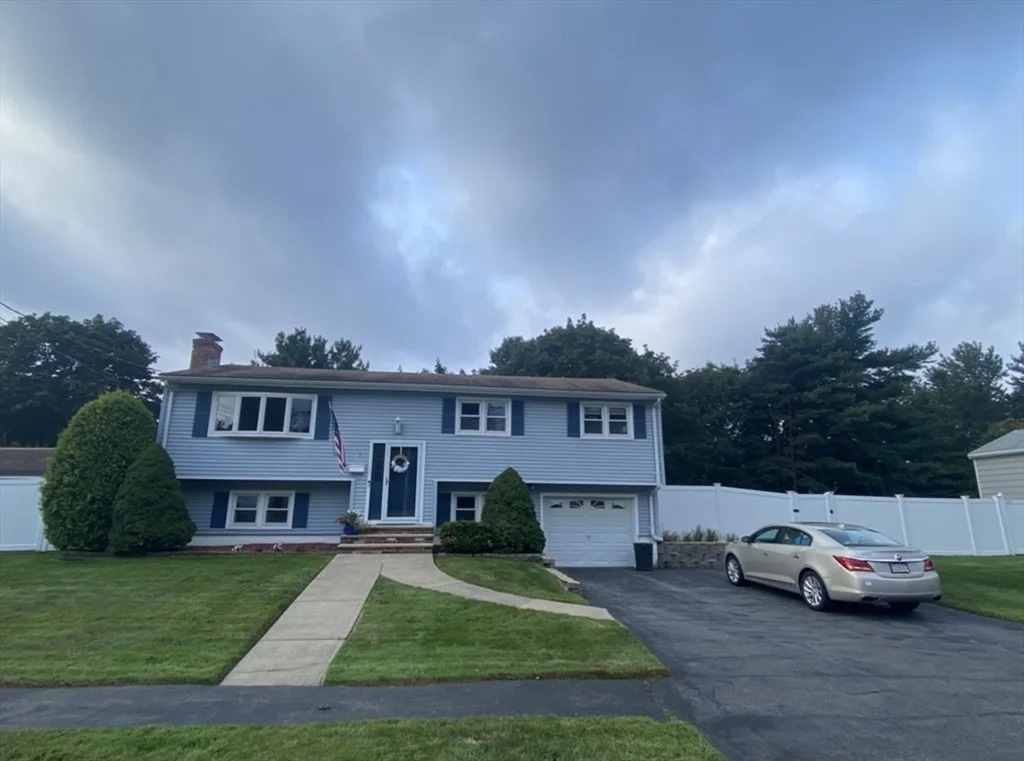 7 Cleveland Rd, Peabody