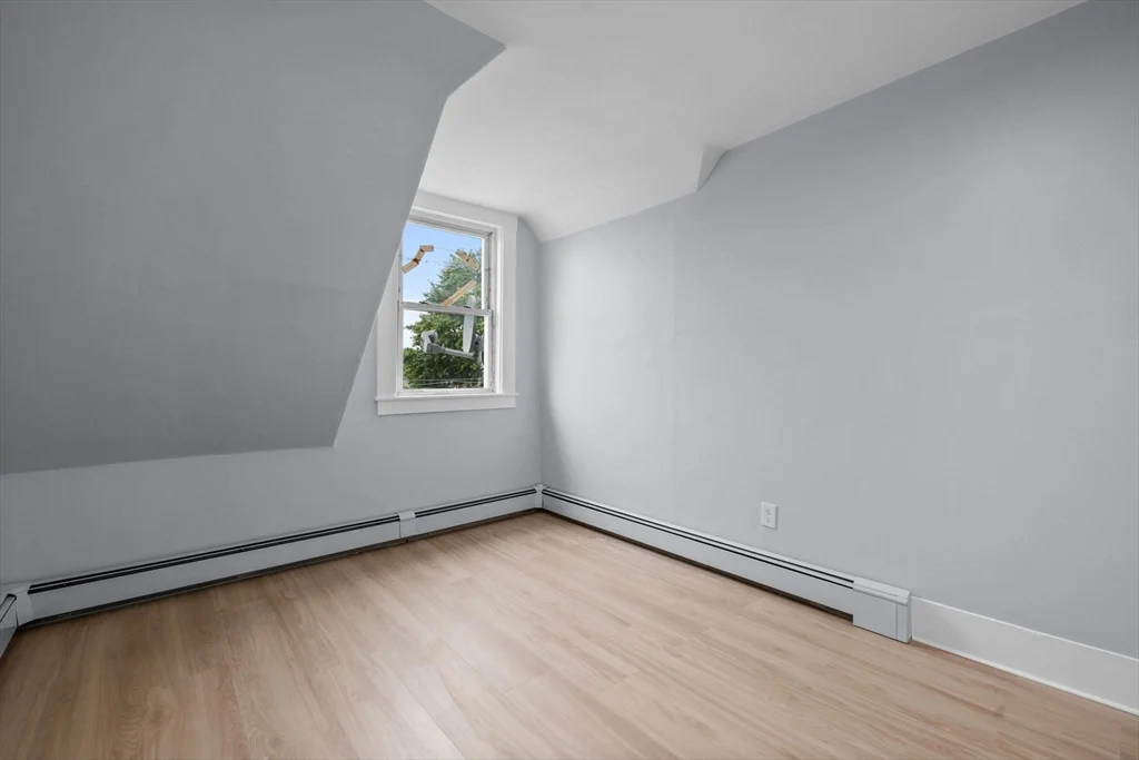 48 Hamilton Ave, Lynn