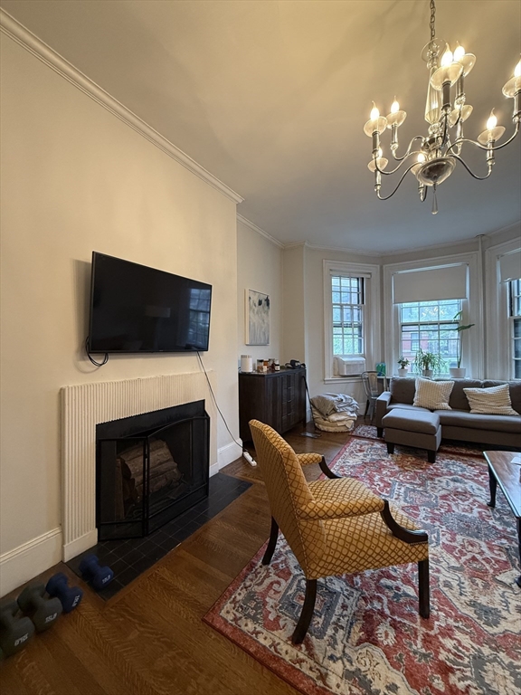 236 Marlborough St, Back Bay