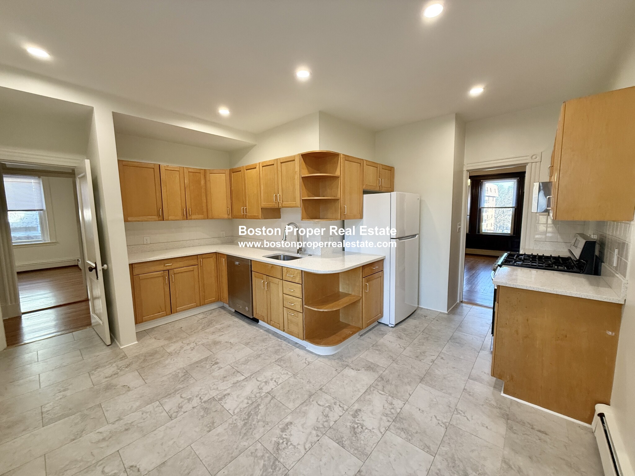 134 Pleasant St, North Brookline