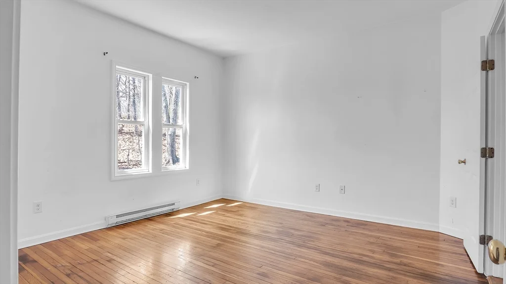 1442 Main St, Worcester