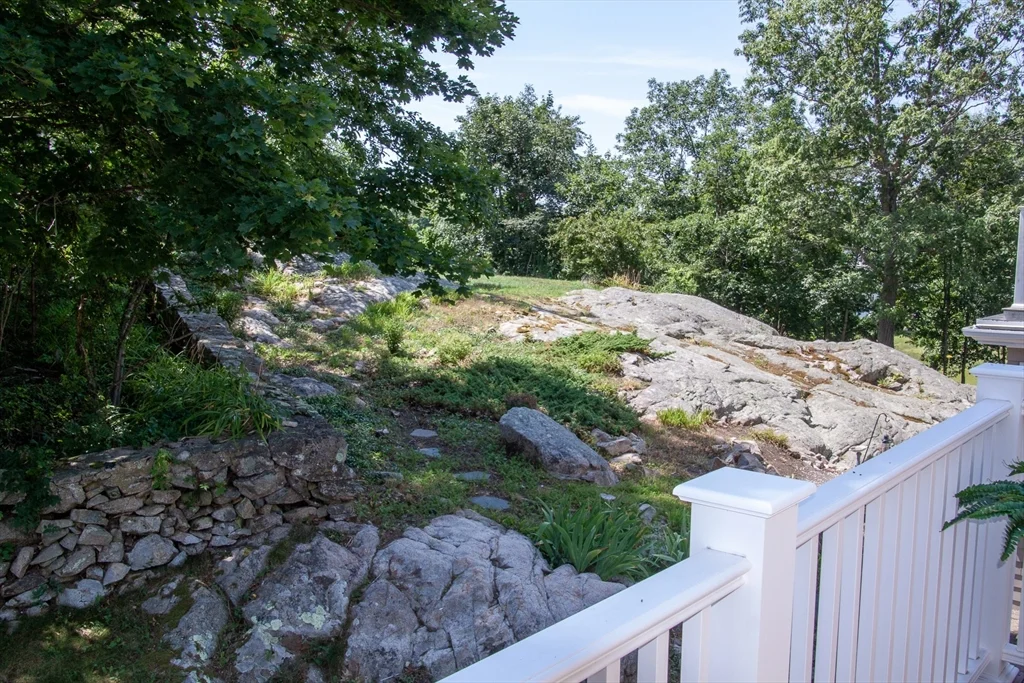 17 Atlantic Ave, Cohasset