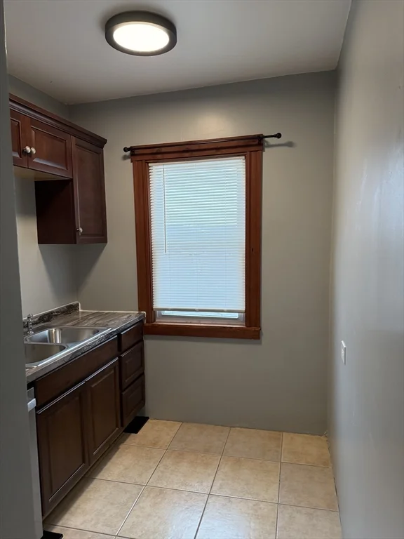 8 Beckman St, Worcester