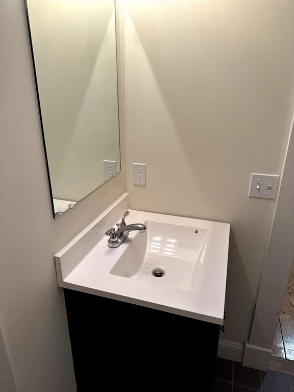 300 Main St, Southbridge