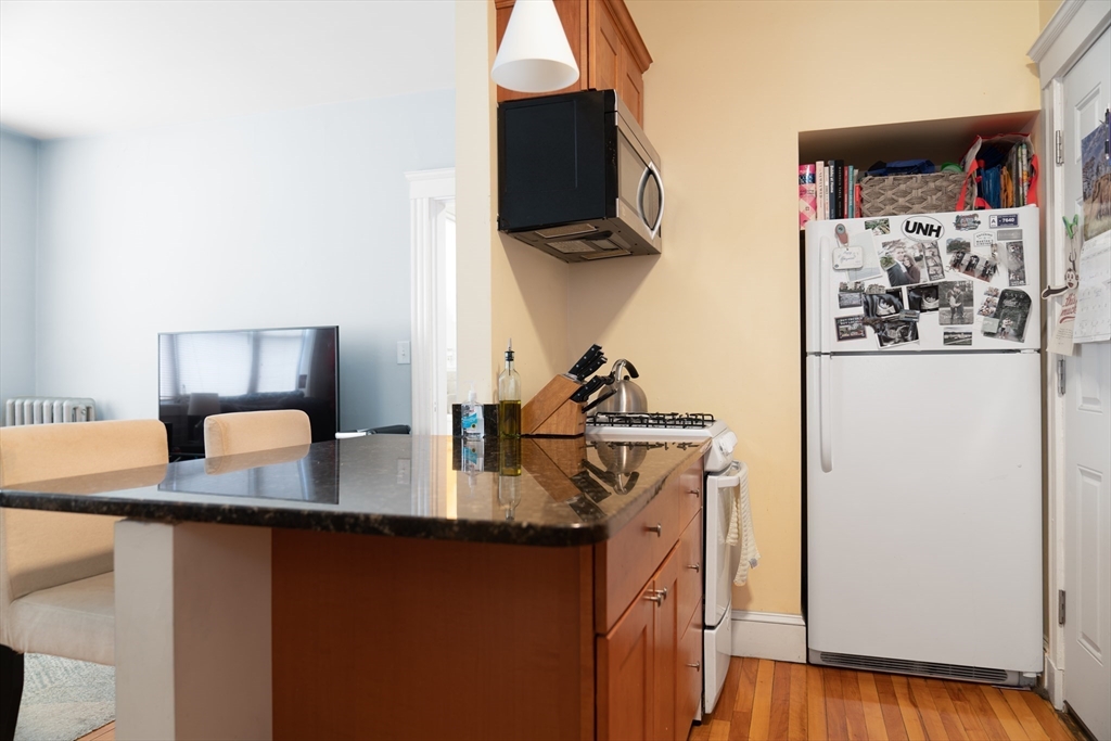 6 Sherborn Ct, Medford