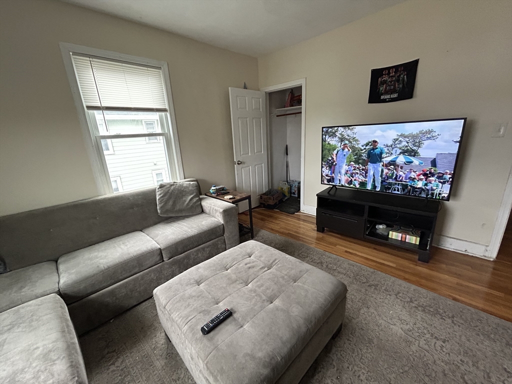 41 Hancock Ave, Medford