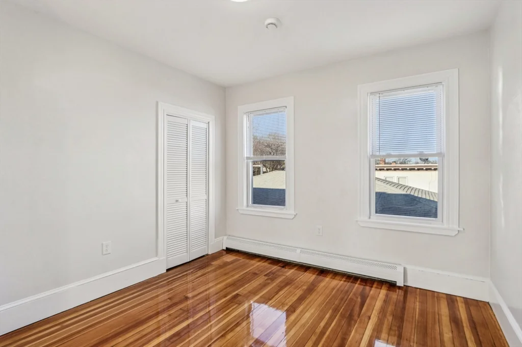 559 Hyde Park Ave, Roslindale