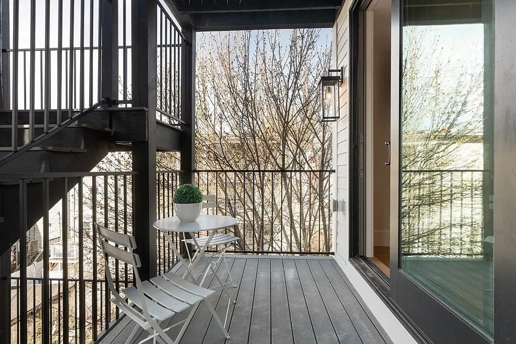 9 Glover Ct, South Boston