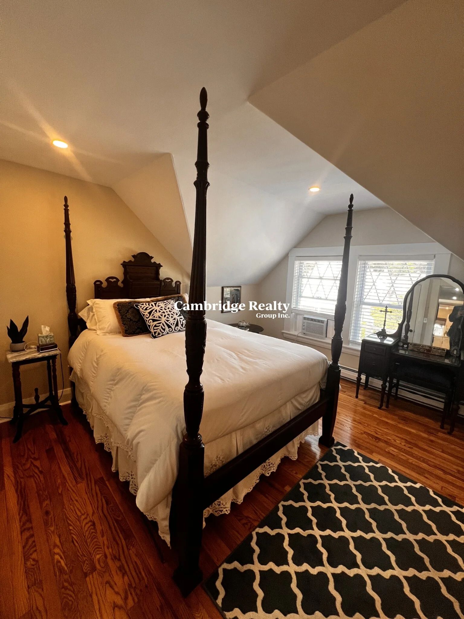 626-628 Washington St, Wellesley