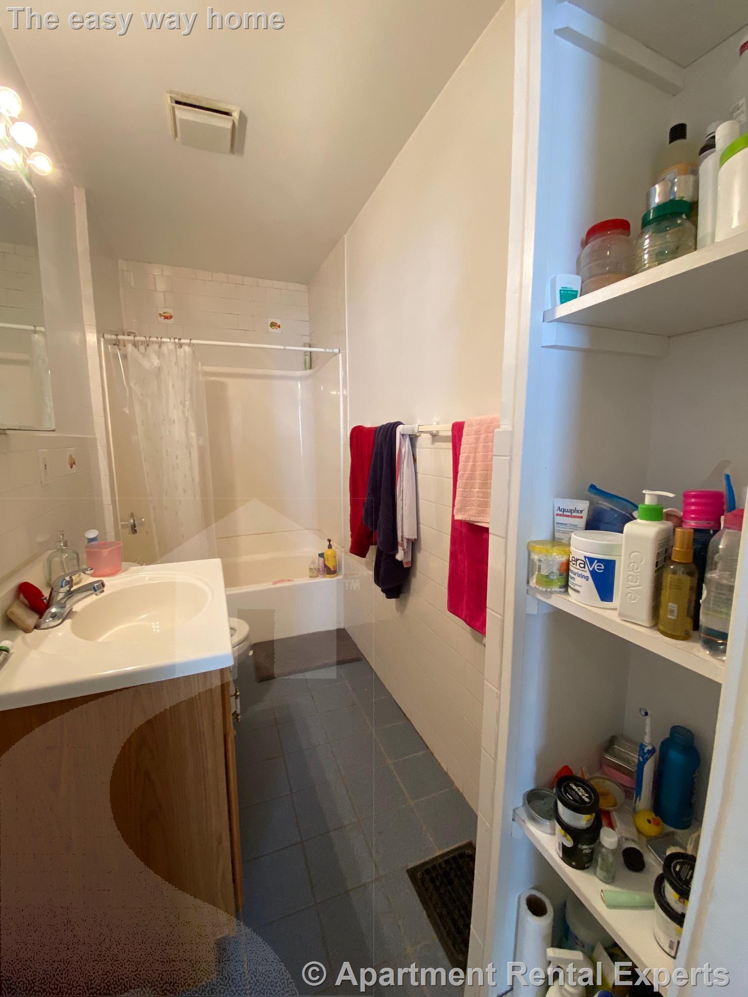 11 Cameron Ave, Davis Square