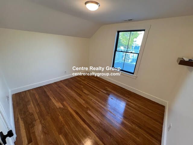 769 Watertown St, Nonantum