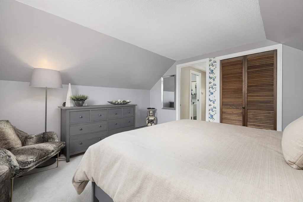 42 Fairmount St, New Bedford