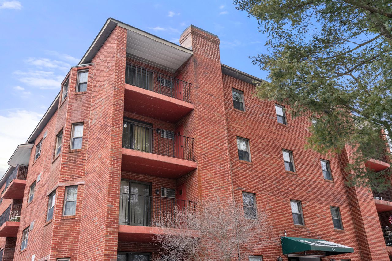 16 Winter St, Waltham