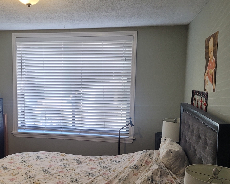 935 Washington St, Newtonville