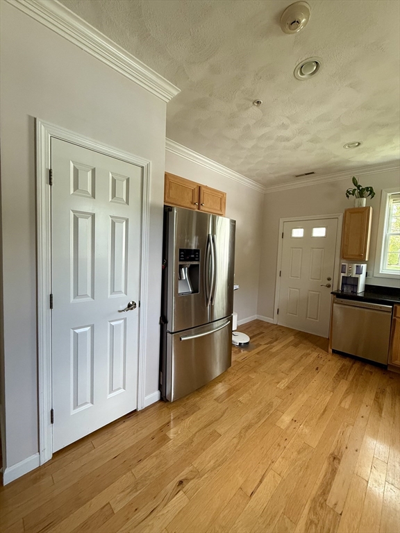 18 Dale St, Ballardvale