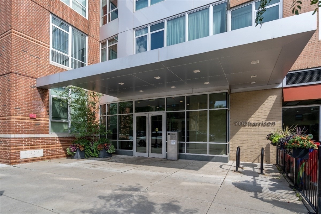 700 Harrison Ave, South End