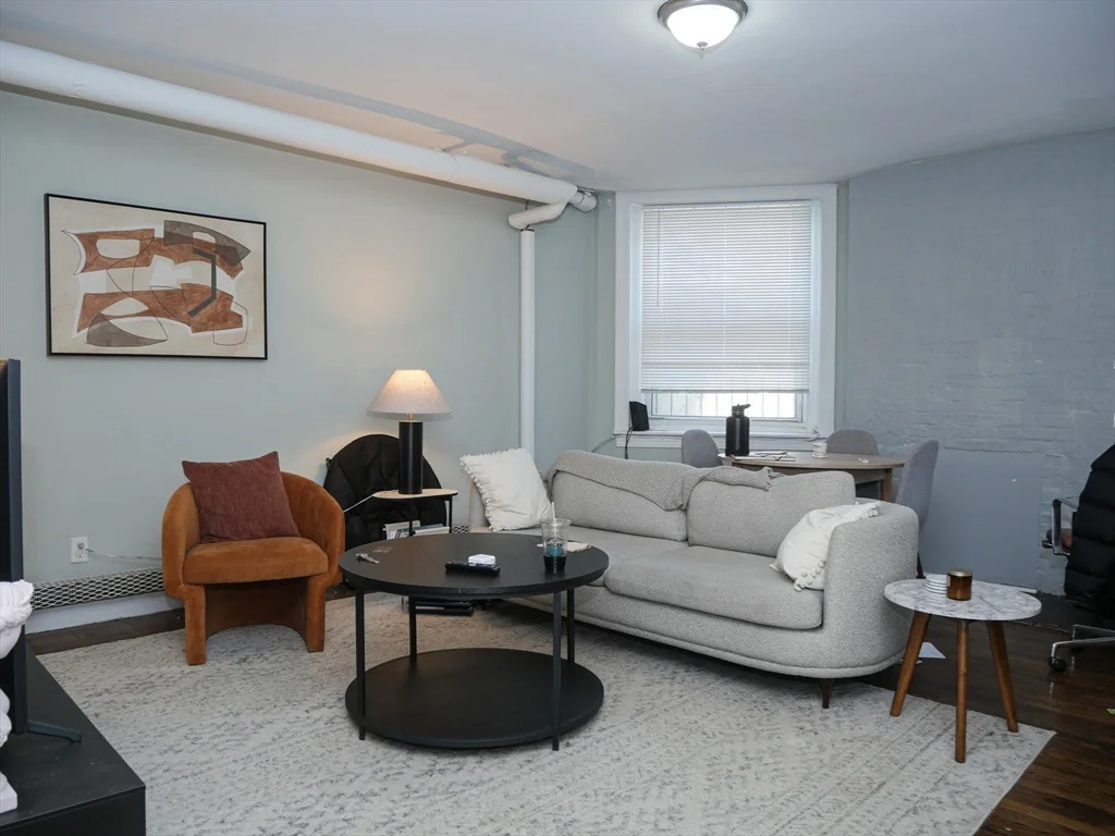 45 Carlton, Longwood