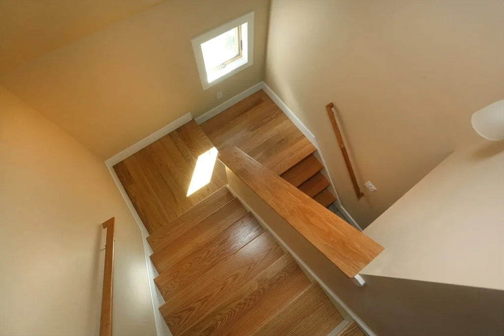 12 Warren Ave, Amesbury