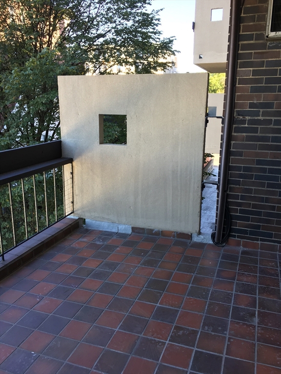 872 Massachusetts Ave, Riverside